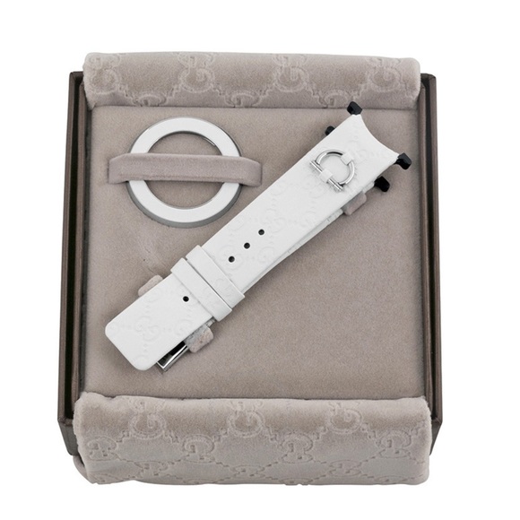 Gucci Accessories - Gucci U-Play Kit 129 Medium Leather Watch Strap